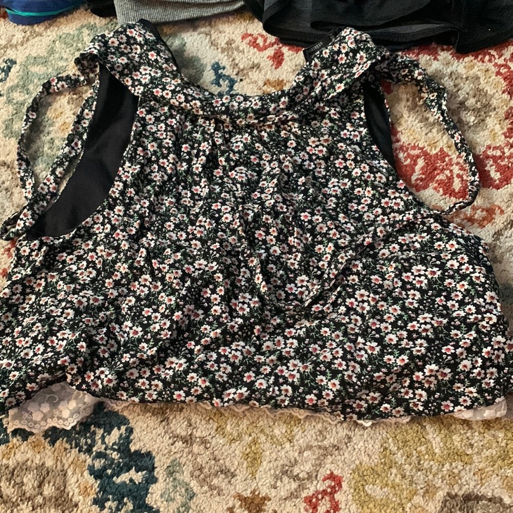 forever21 tank top never worn size small flower pattern soft